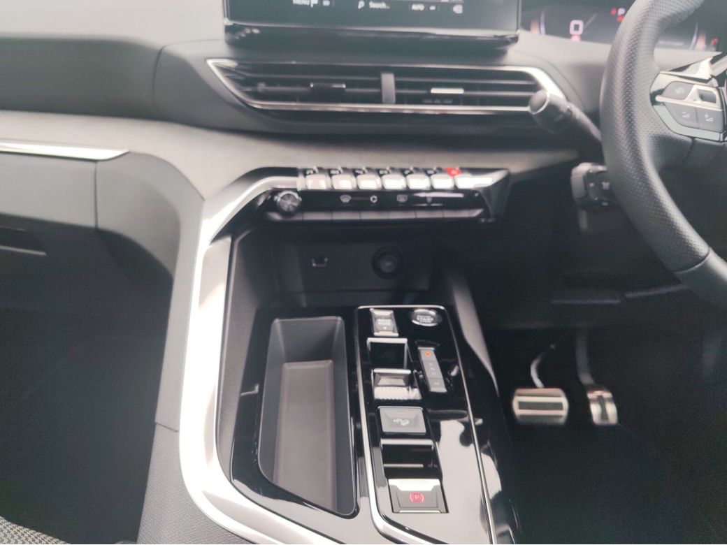 2024 Peugeot 5008
