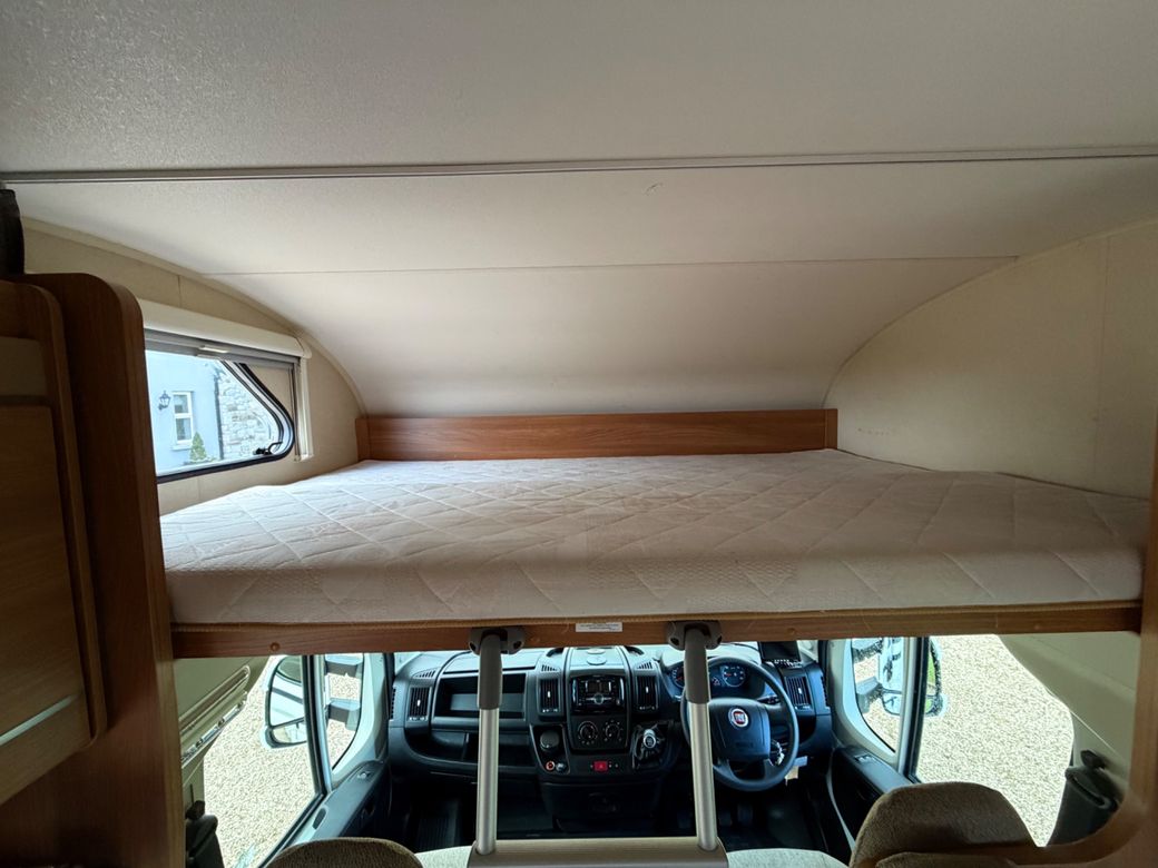 2013 SWIFT ESCAPE 696 R.H.D 