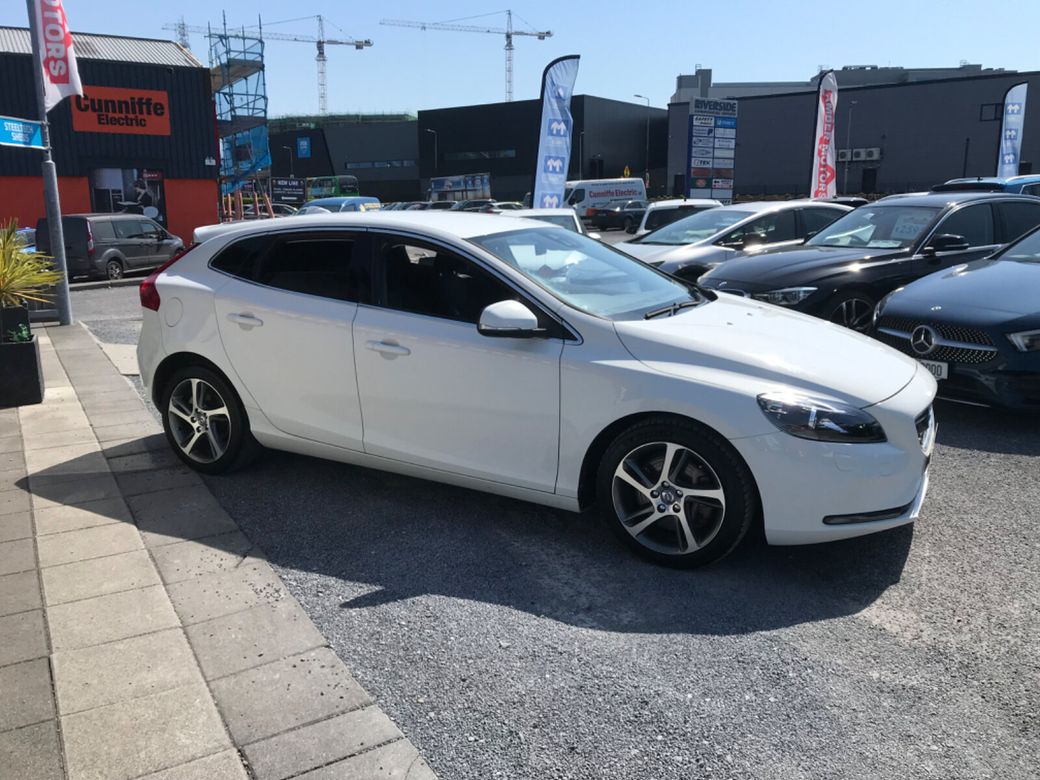 2016 Volvo V40