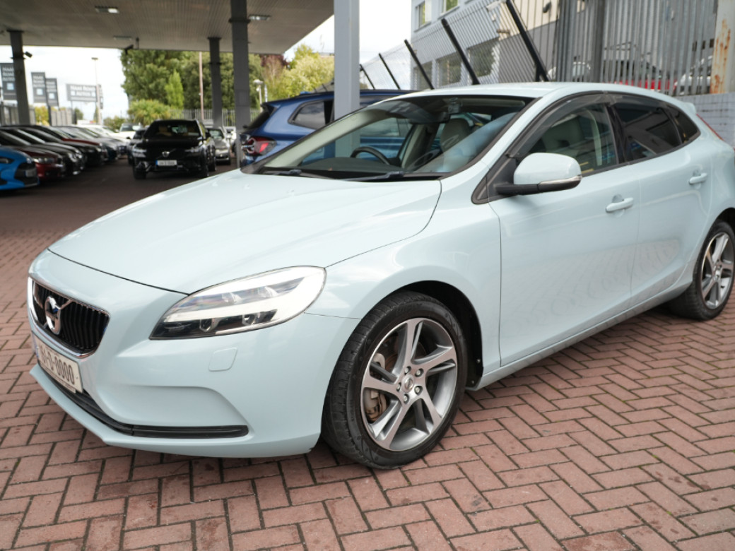 2016 Volvo V40