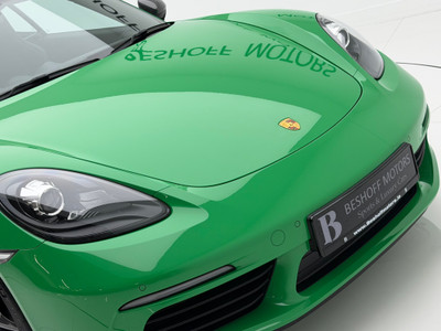 2024 Porsche Cayman