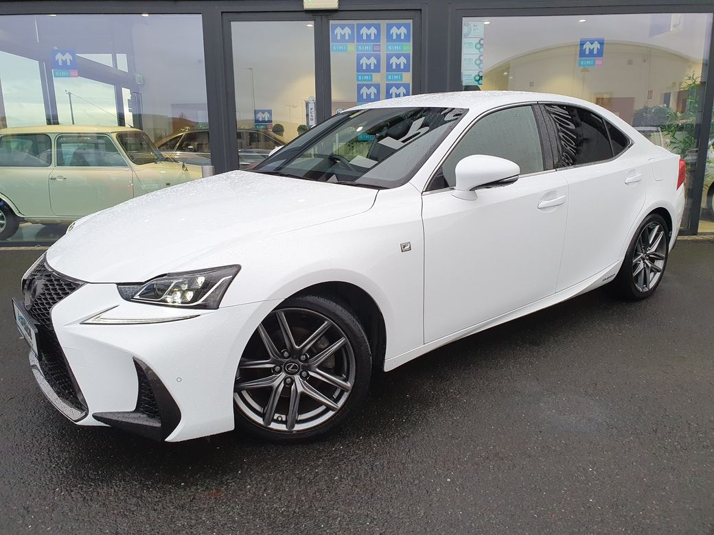 2016 Lexus IS 300h
