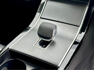 2025 Land Rover Range Rover Velar