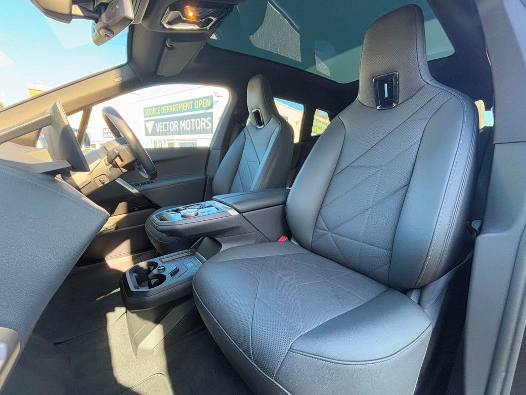 2023 BMW iX
