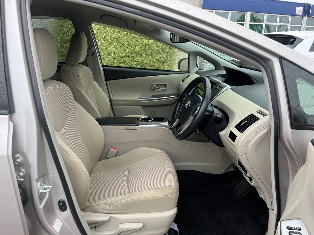 2018 Toyota Prius Alpha