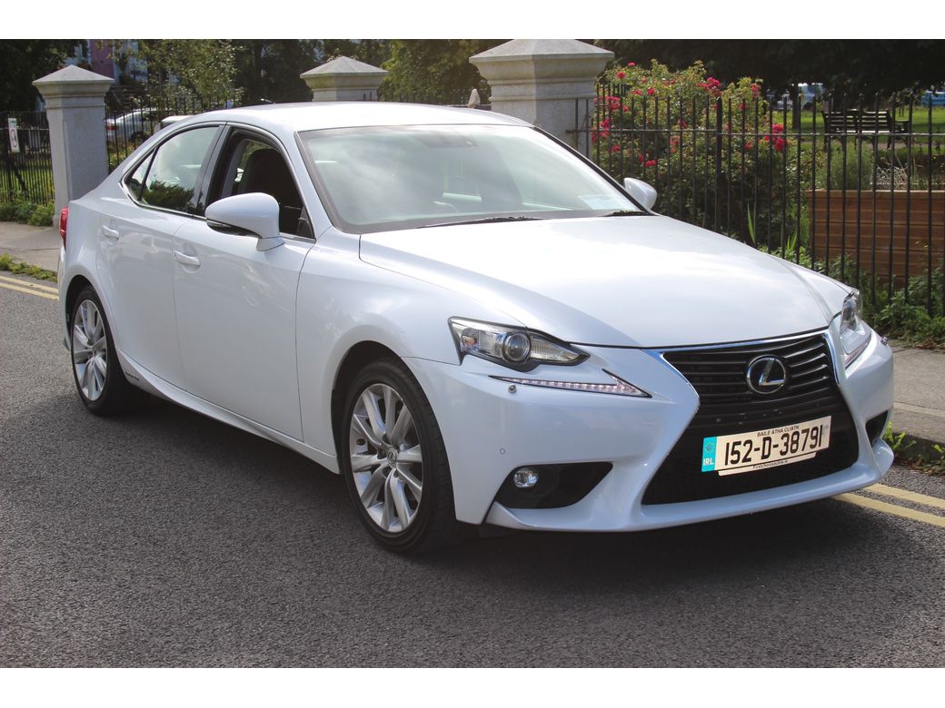 2015 Lexus IS 300h