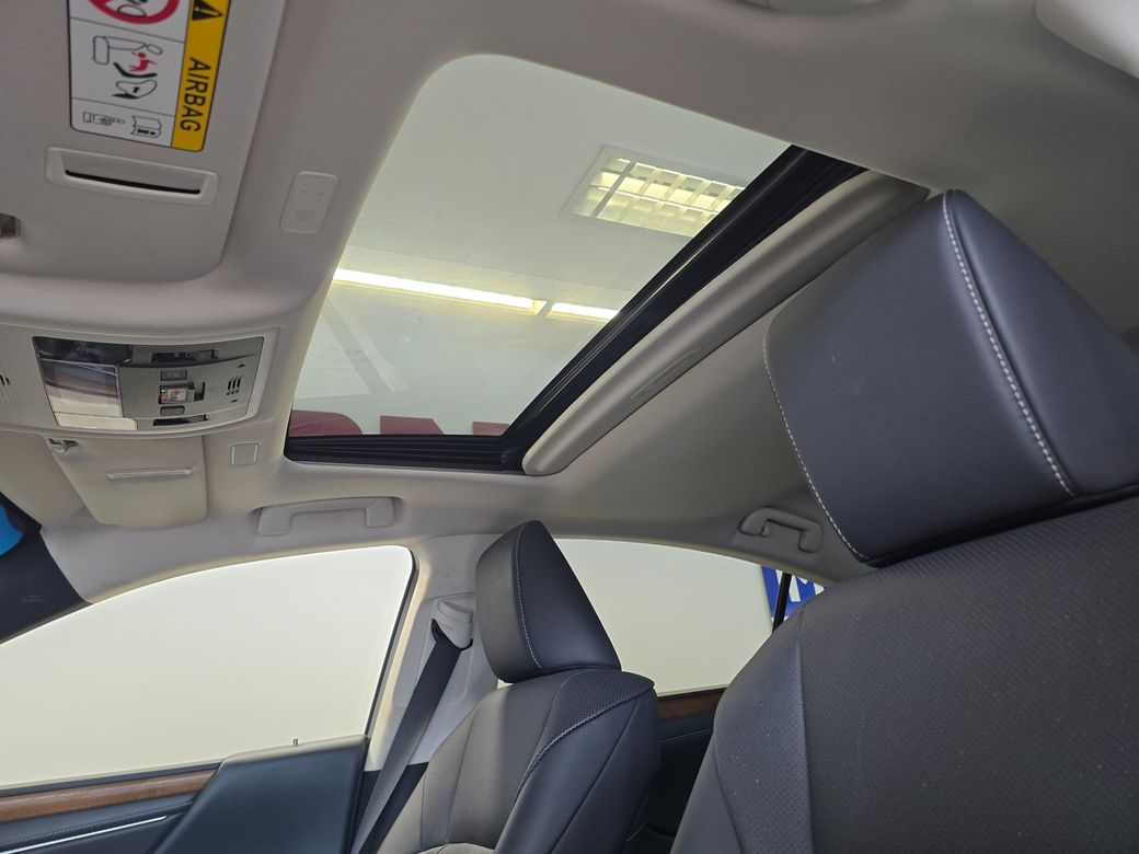 2022 Lexus ES 300h