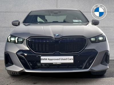 2025 BMW 530