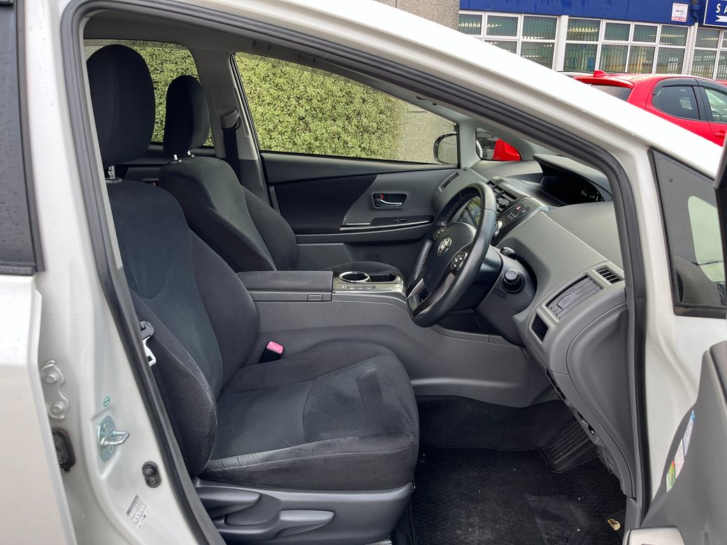 2014 Toyota Prius Alpha