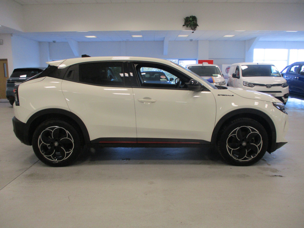 2025 Alfa Romeo Junior