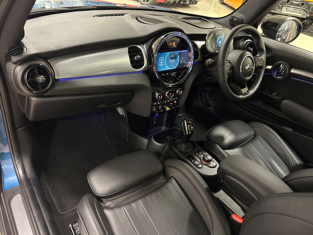 2022 Mini Hatch