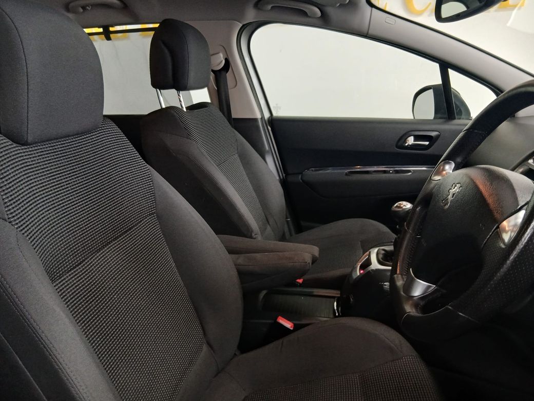 2016 Peugeot 5008