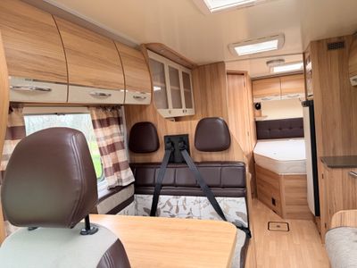 2016 BAILEY APPROACH  AUTOGRAPH 745 R.H.D LOW PROFILE 