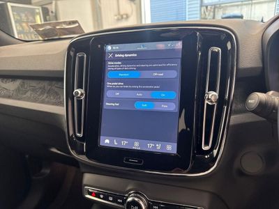 2024 Volvo XC40
