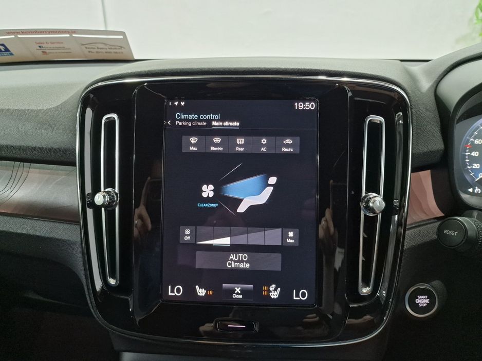 2023 Volvo XC40