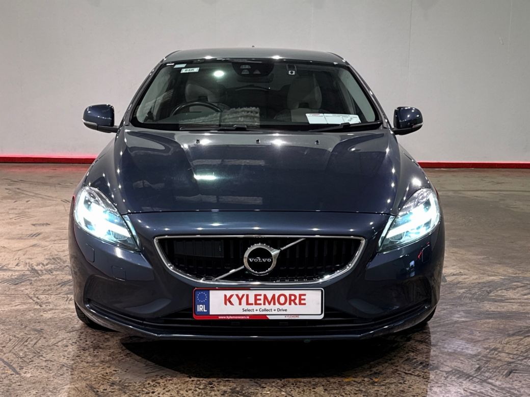 2018 Volvo V40