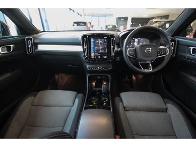 2022 Volvo XC40
