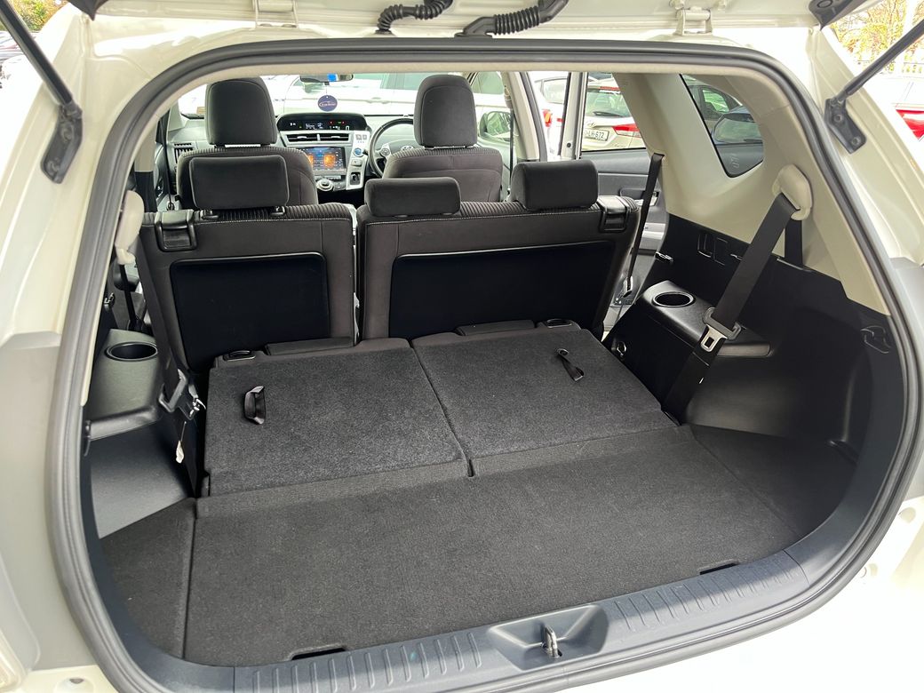 2015 Toyota Prius Alpha