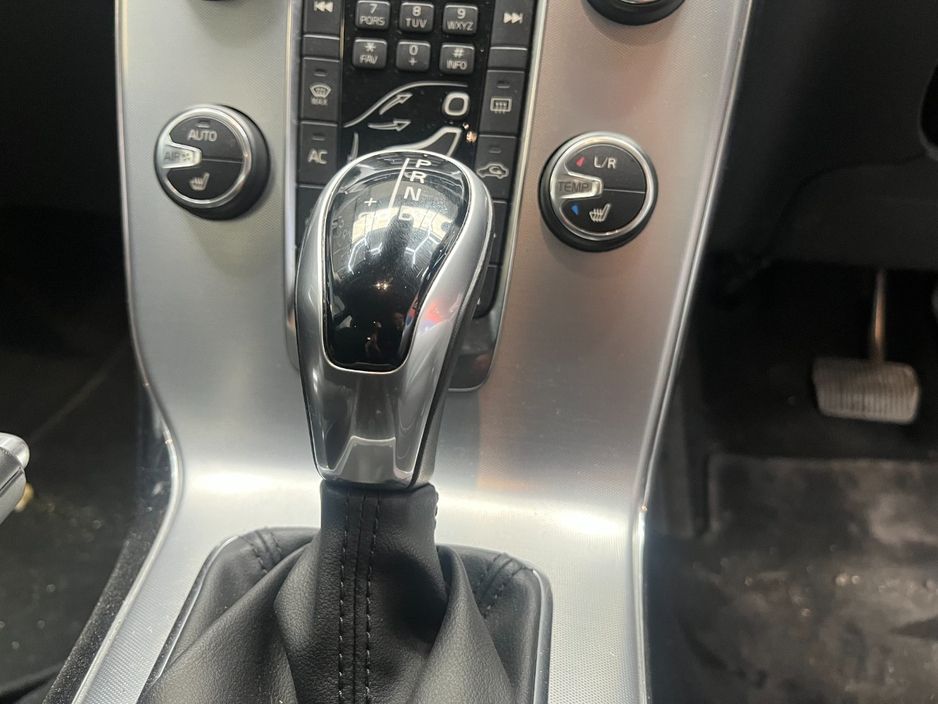 2017 Volvo V40