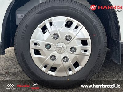 2025 White Maxus Deliver 7