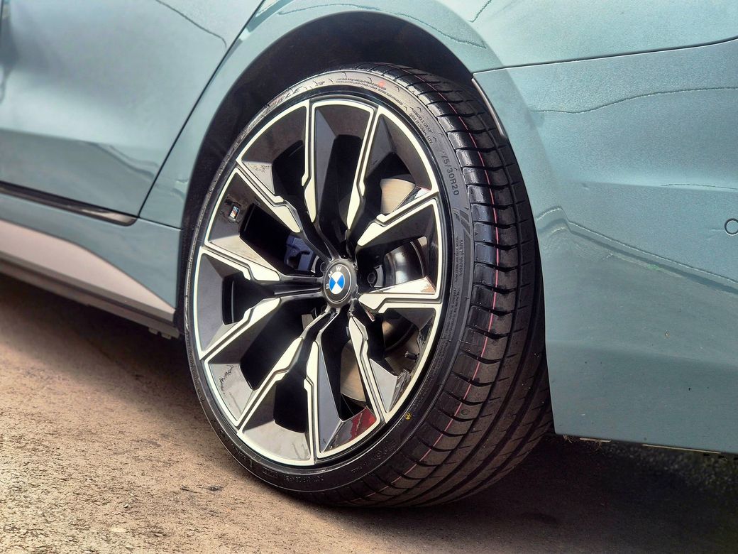 2025 BMW i4