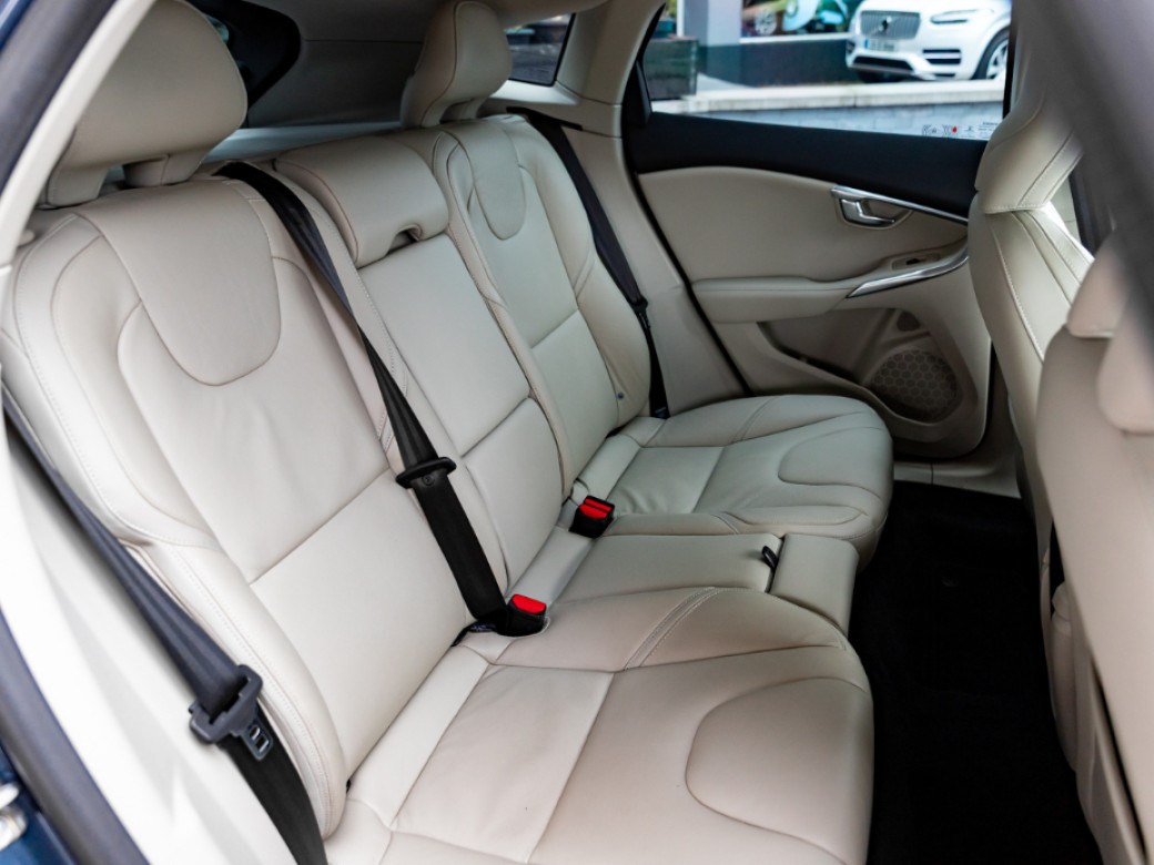 2016 Volvo V40
