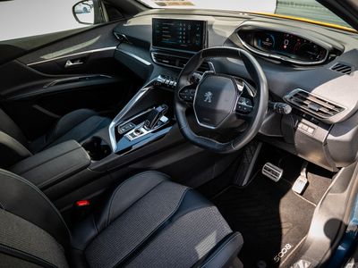 2023 Peugeot 5008