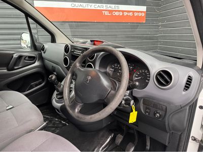 2012 Peugeot Partner