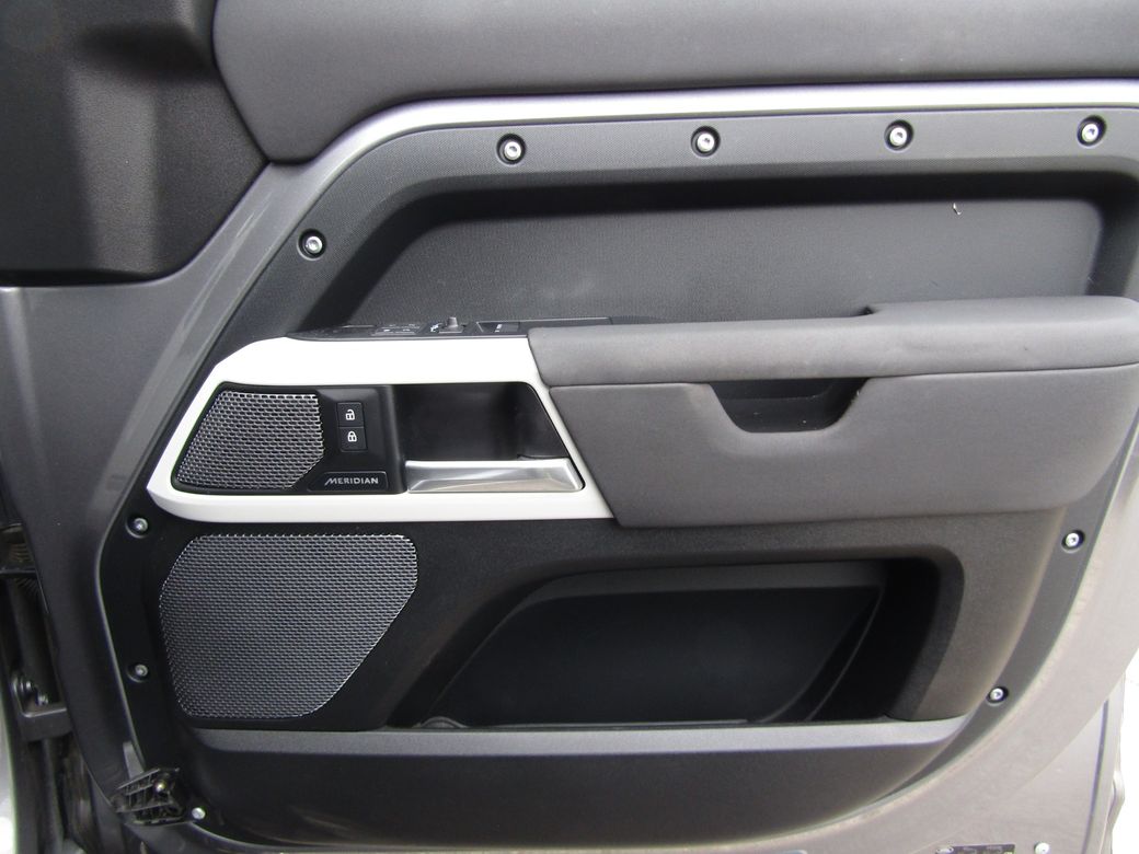 2023 Land Rover Defender