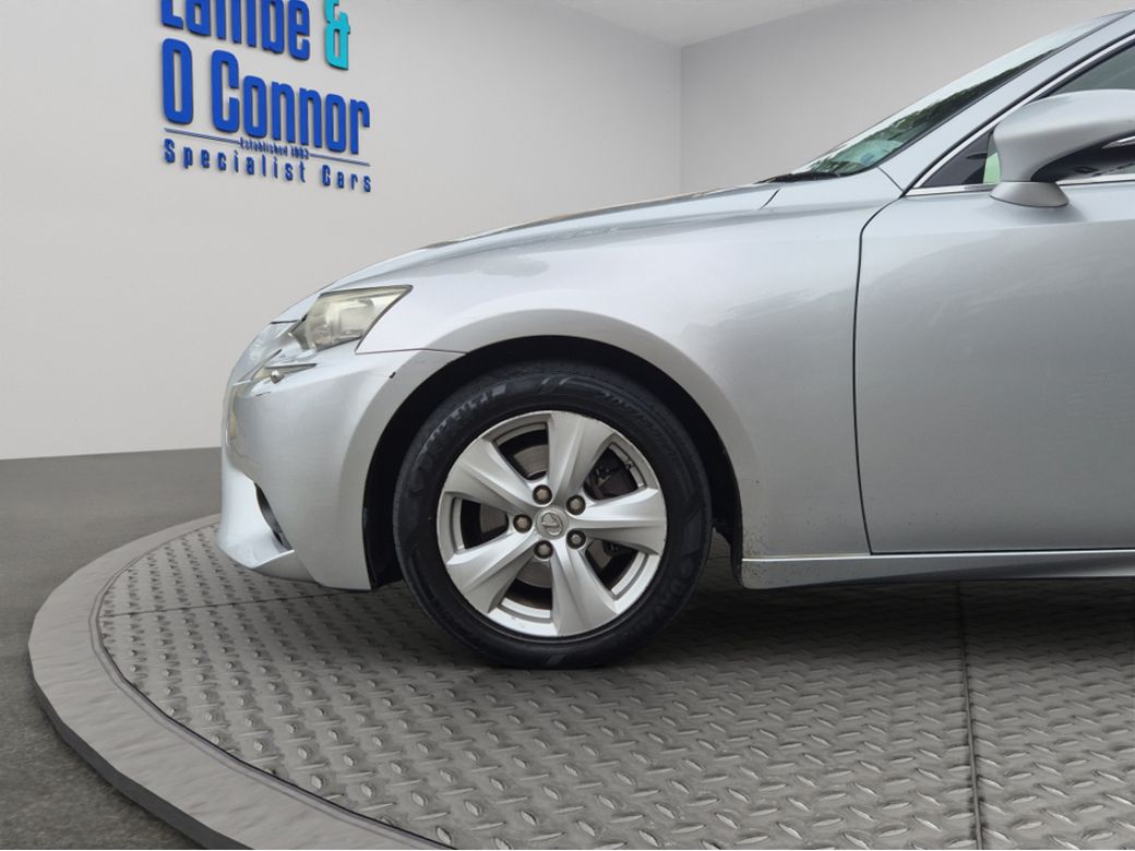 2013 Lexus IS 300h