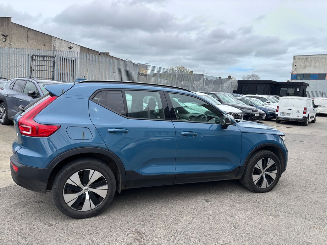 2023 Volvo XC40