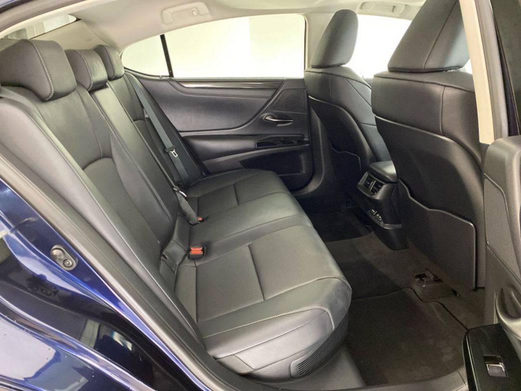 2025 Lexus ES 300h