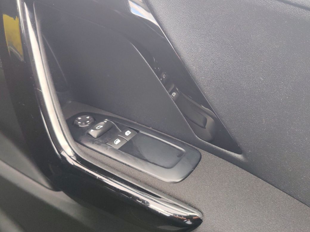 2015 Peugeot 208