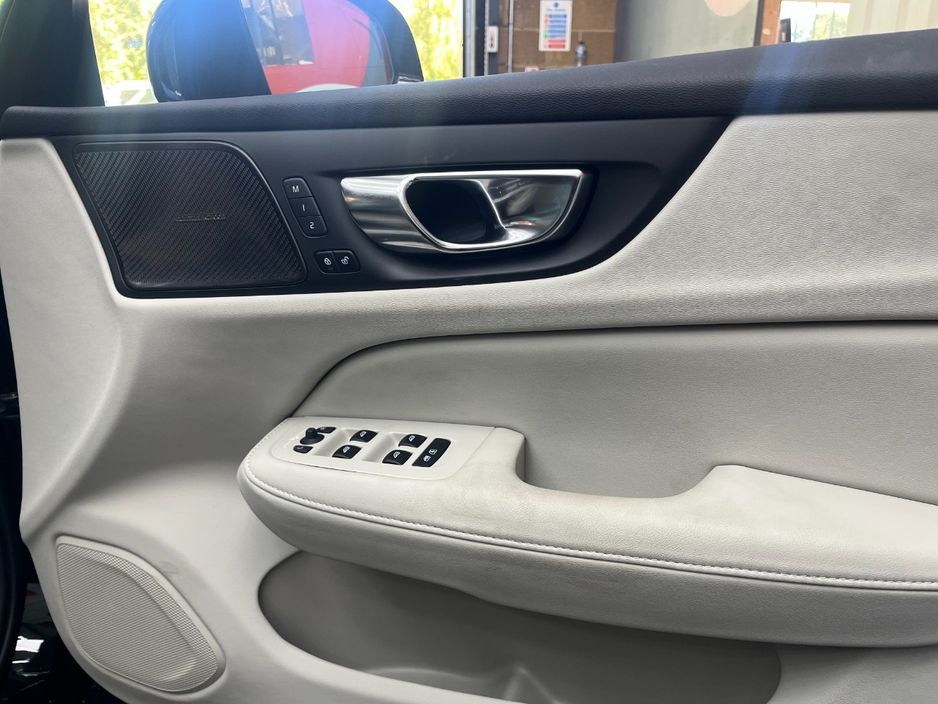 2025 Volvo V60
