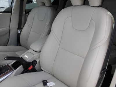 2017 Volvo V40