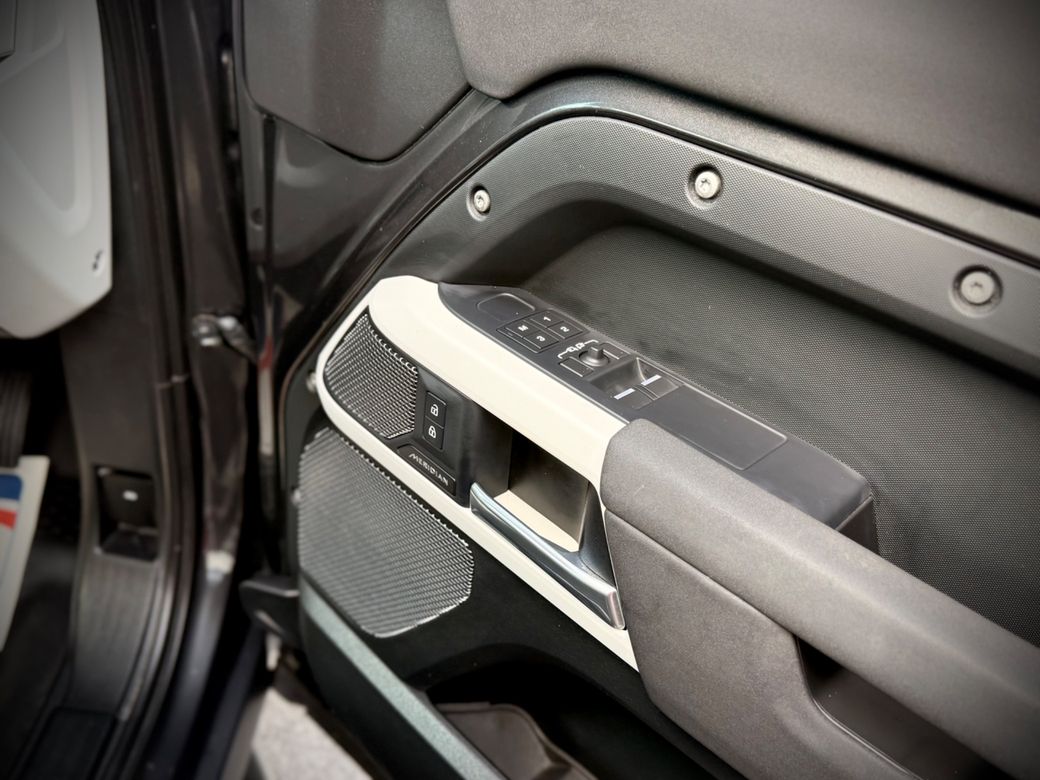 2023 Land Rover Defender