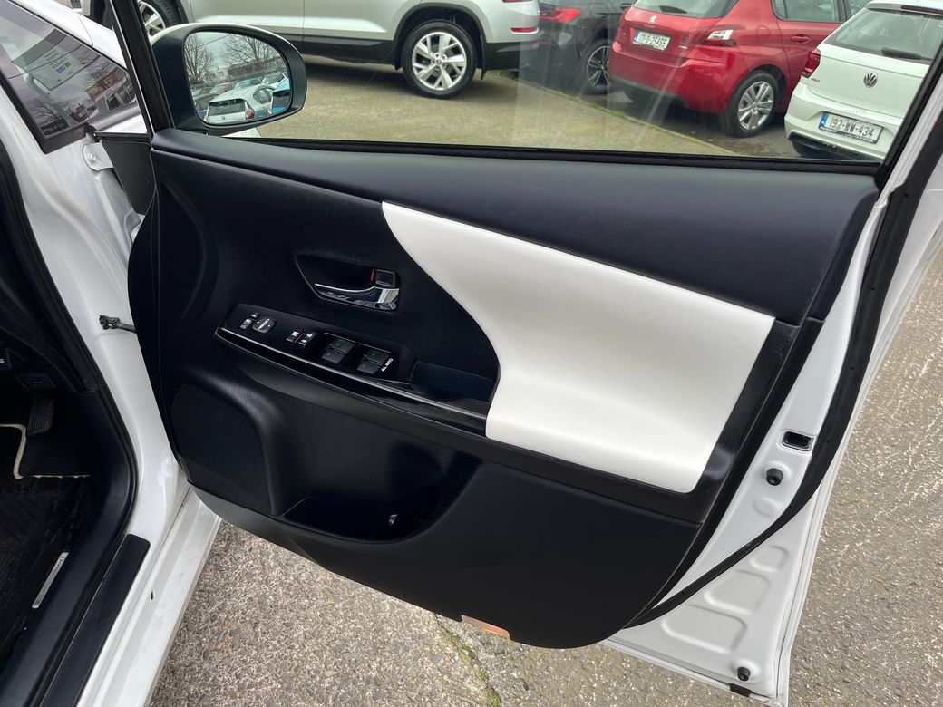 2018 Toyota Prius Alpha