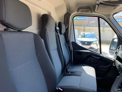 2019 Nissan NV400