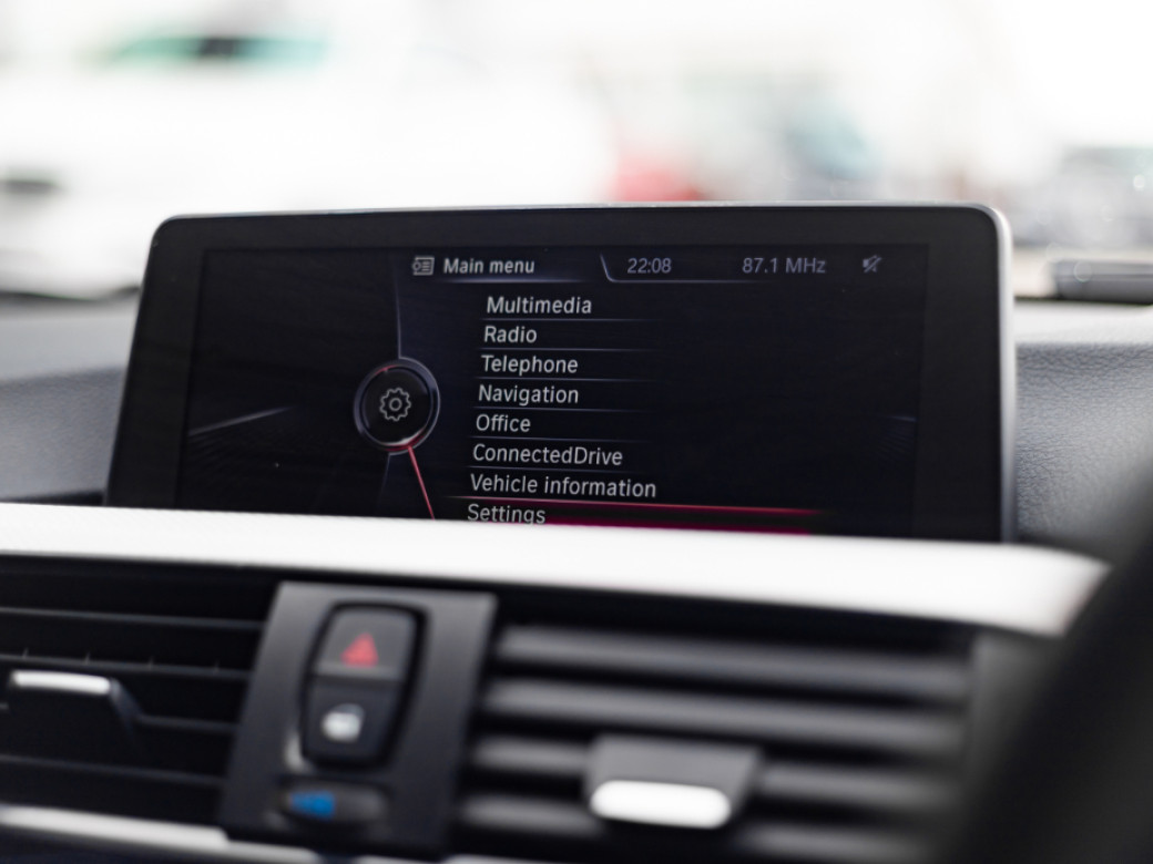 2015 BMW 320