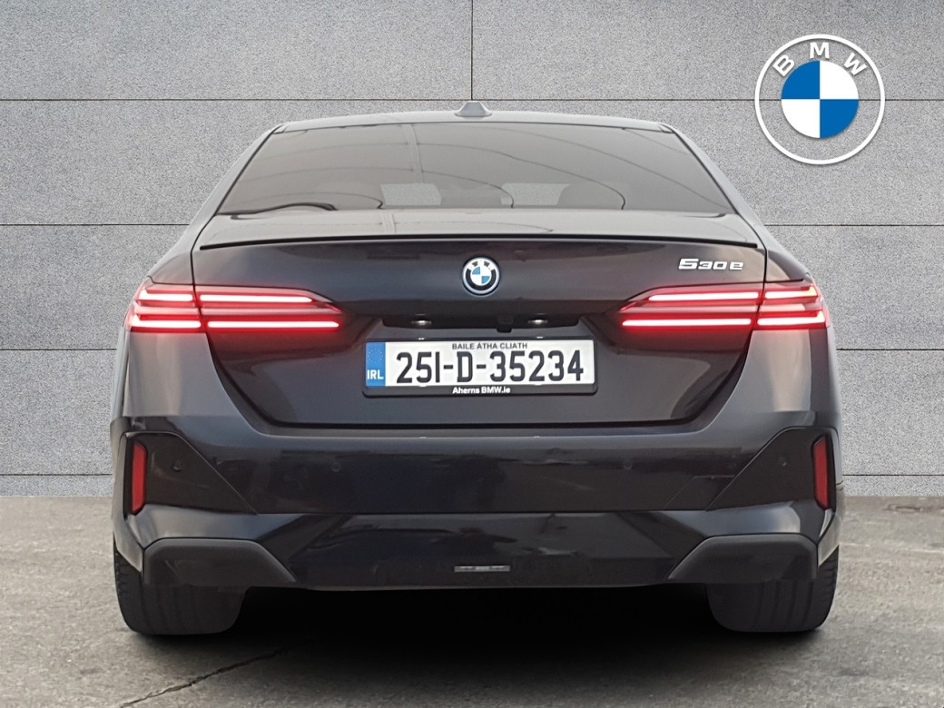 2025 BMW 530