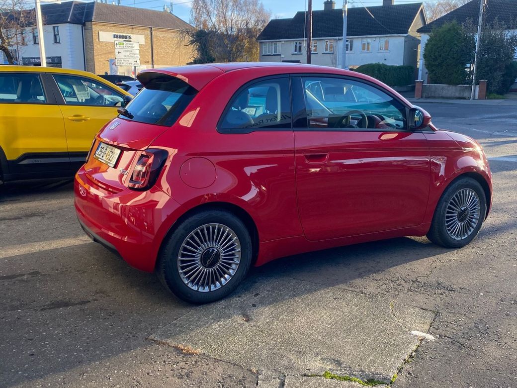 2025 Fiat 500e