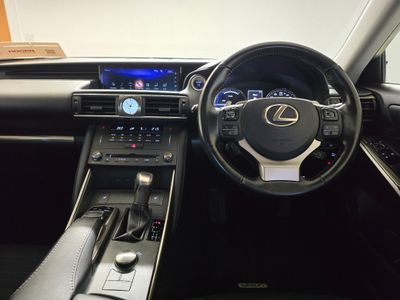 2020 Lexus IS 300h