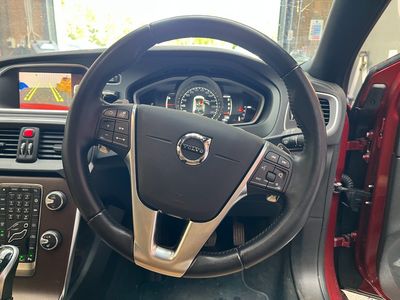 2017 Volvo V40