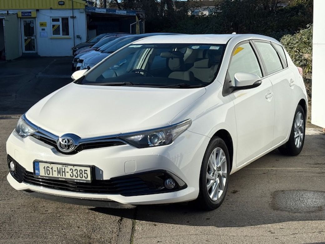 2016 Toyota Auris