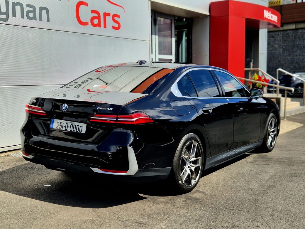 2025 BMW i5