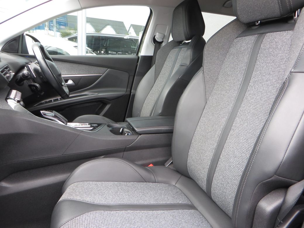 2020 Peugeot 5008