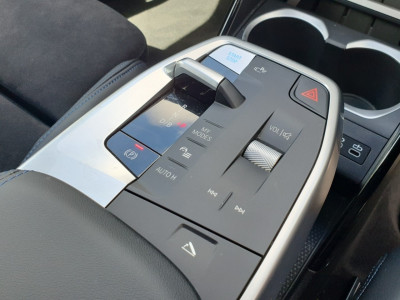 2025 BMW iX