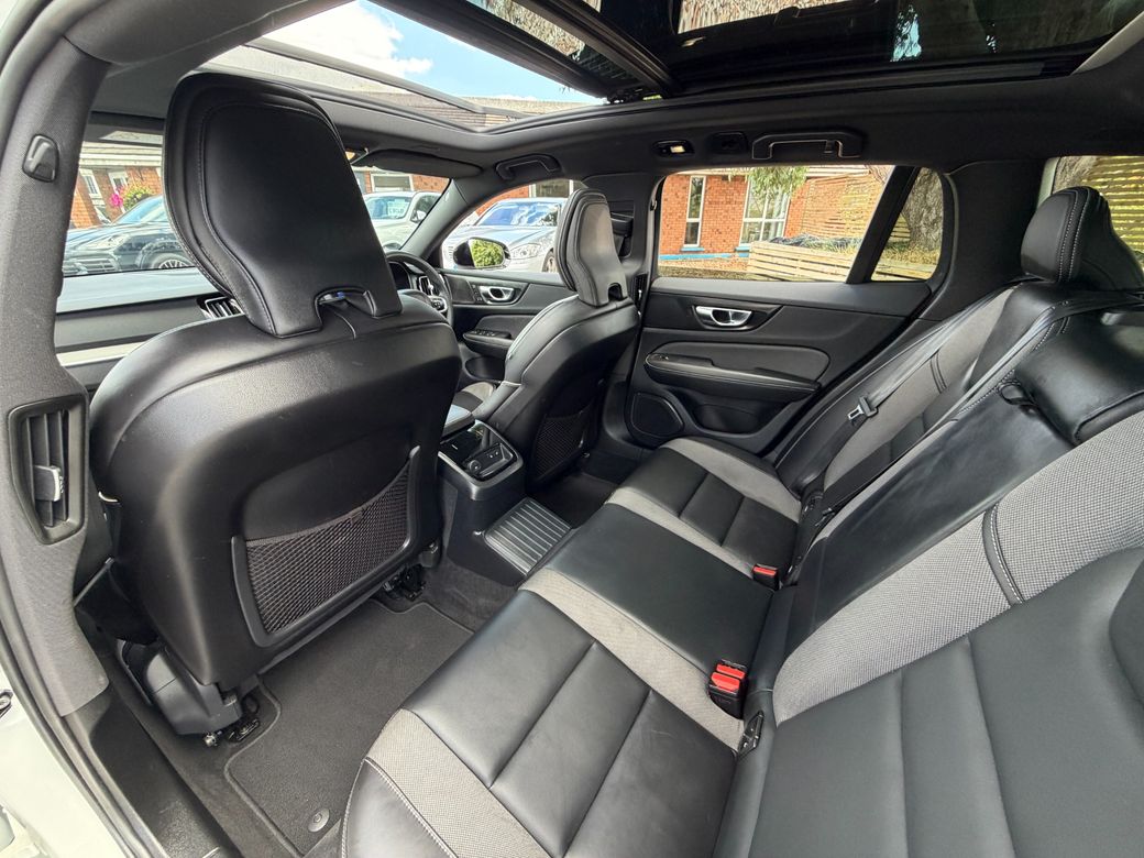 2022 Volvo V60