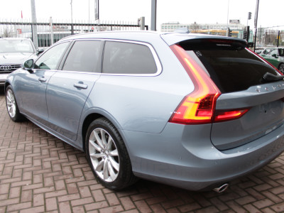 2020 Volvo V90