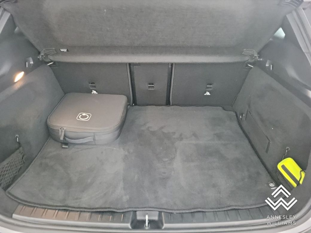 2025 Mercedes-Benz EQA